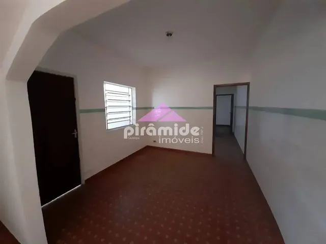 Casa com 137m² 2 quartos e 1 banheiro, para alugar, no bairro Centro em São José Dos Campos