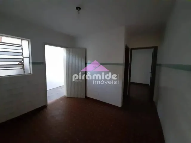 Casa com 137m² 2 quartos e 1 banheiro, para alugar, no bairro Centro em São José Dos Campos