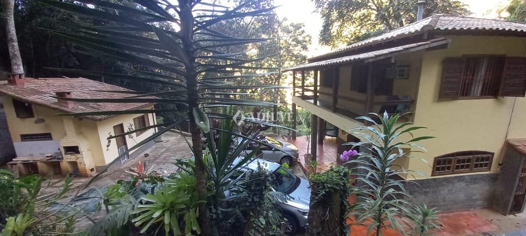 Casa à venda com 3 quartos, 129m² - Foto 2