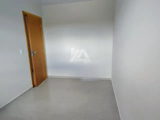 Casa 2 quartos e 1 banheiro, à venda, no bairro Cará-cará em Ponta Grossa