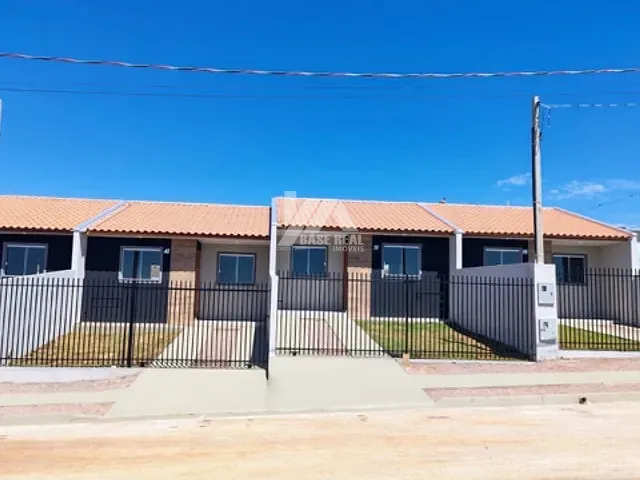 Casa 2 quartos e 1 banheiro, à venda, no bairro Cará-cará em Ponta Grossa