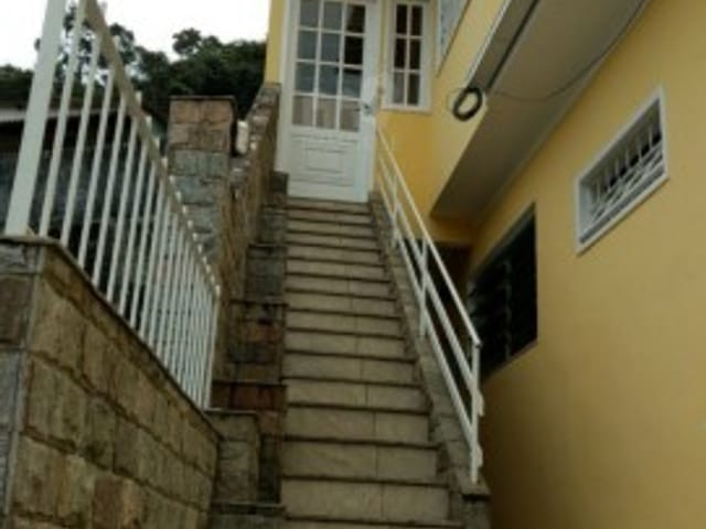 Casa para alugar, no bairro Castelanea em Petrópolis