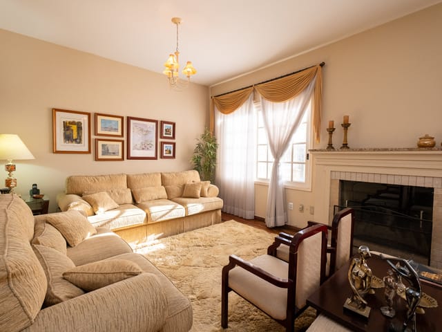 Foto do Casa - Casa alto padrão nas Três Vendas, 254 m², 3 dormitórios (1 suíte com banheira), piscina, lareira, móveis planejados, boiler e 2 vagas. Elegância e conforto. | UP Imóveis