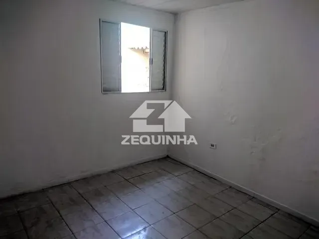 Casa com 80m² 2 quartos e 1 banheiro, para alugar, no bairro Quitaúna em Osasco