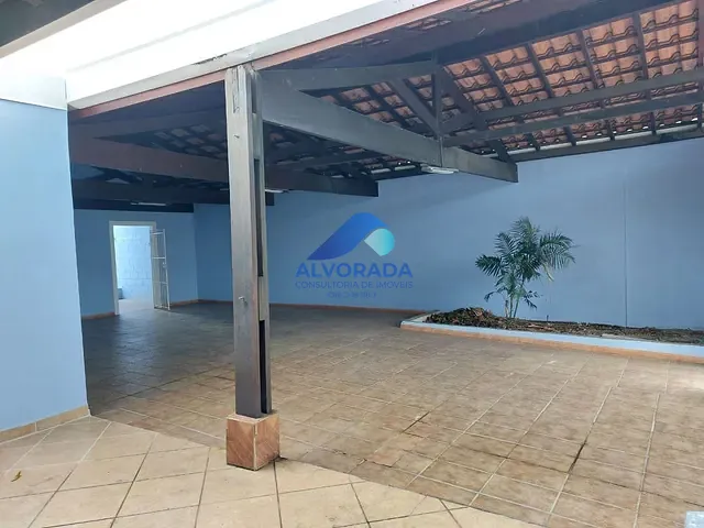 Casa com 300m² 3 quartos e 2 banheiros, à venda, no bairro Jardim Satélite em São José dos Campos