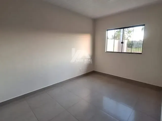 Casa com 152m² 3 quartos e 1 banheiro, à venda, no bairro Contorno em Ponta Grossa