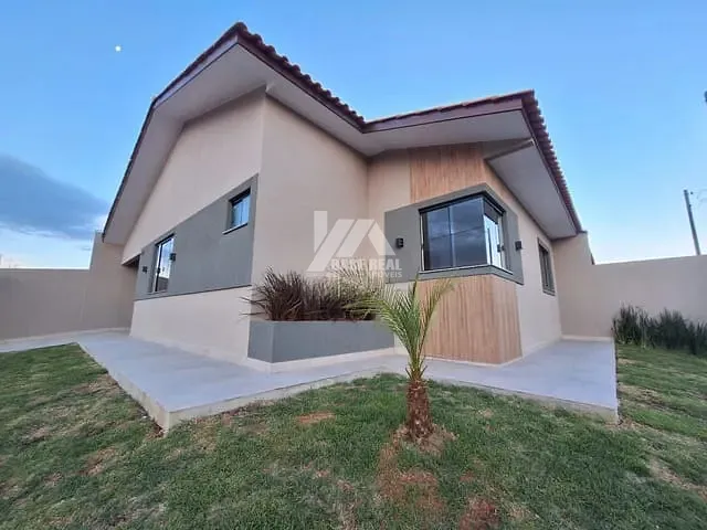 Casa com 152m² 3 quartos e 1 banheiro, à venda, no bairro Contorno em Ponta Grossa