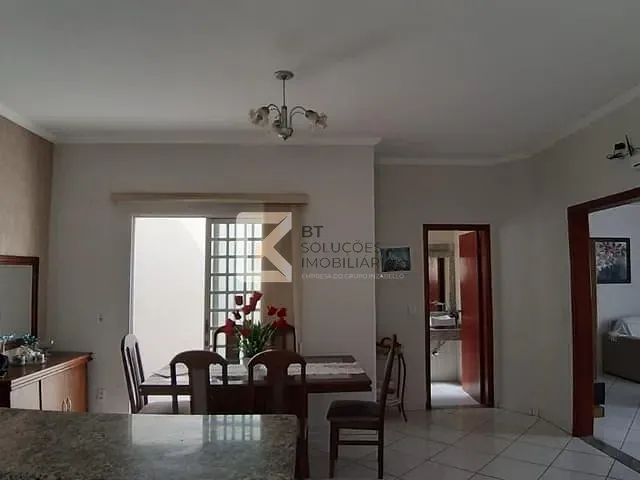 Casa com 183m² 4 quartos e 3 banheiros, à venda, no bairro Jardim Regina em Indaiatuba