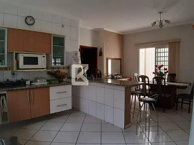 Casa com 183m² 4 quartos e 3 banheiros, à venda, no bairro Jardim Regina em Indaiatuba