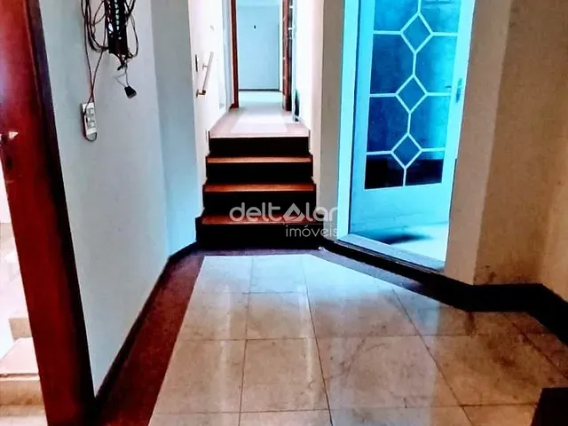 Casa com 317m², para alugar, no bairro Venda Nova em Belo Horizonte