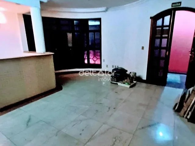 Casa com 317m², para alugar, no bairro Venda Nova em Belo Horizonte