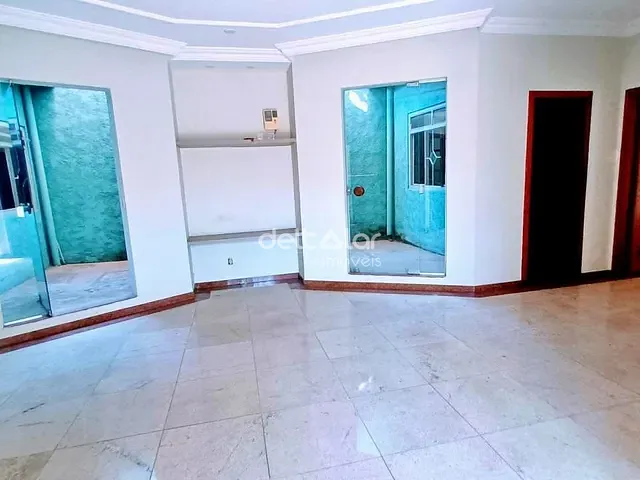 Casa com 317m², para alugar, no bairro Venda Nova em Belo Horizonte