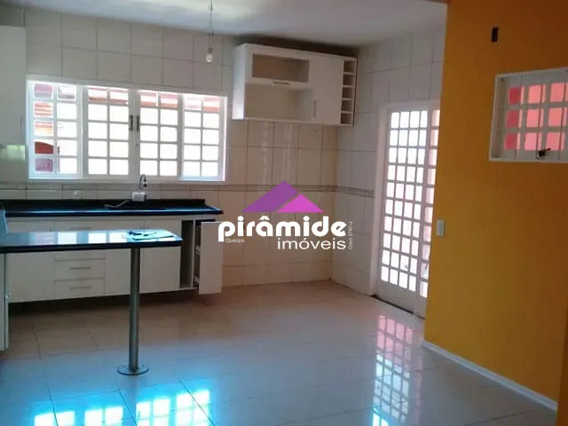 Casa com 200m² 2 quartos e 3 banheiros, à venda, no bairro Residencial Bosque dos Ipês em São José dos Campos