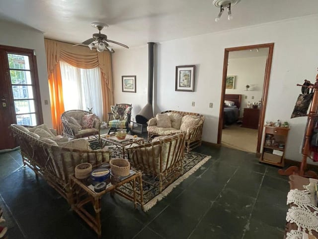 Casa 4 quartos e 3 banheiros, à venda, no bairro Laranjal em Pelotas