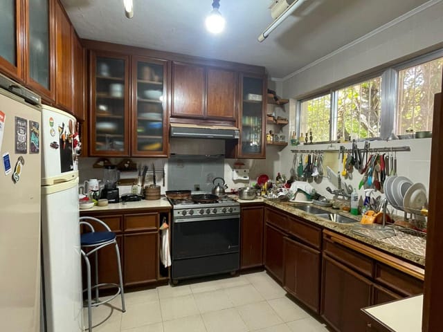 Casa 4 quartos e 3 banheiros, à venda, no bairro Laranjal em Pelotas