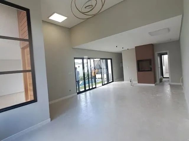 Casa com 132m² 3 quartos e 1 banheiro, à venda, no bairro Jardim Carvalho em Ponta Grossa