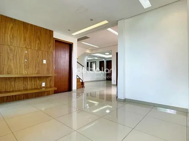 Casa com 180m² 5 quartos e 2 banheiros, à venda, no bairro Venda Nova em Belo Horizonte