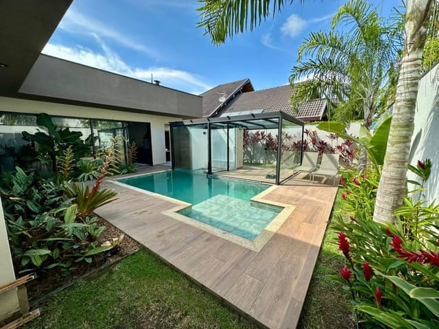 Casa com 700m² 4 quartos e 5 banheiros, à venda, no bairro Condomínio Reserva do Paratehy em São José dos Campos