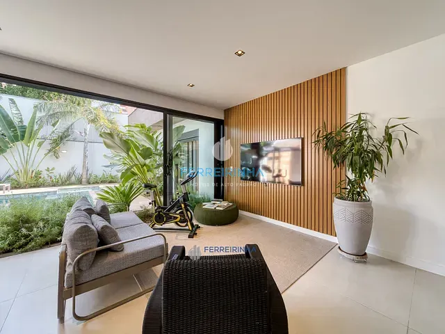 Casa com 700m² 4 quartos e 5 banheiros, à venda, no bairro Condomínio Reserva do Paratehy em São José dos Campos