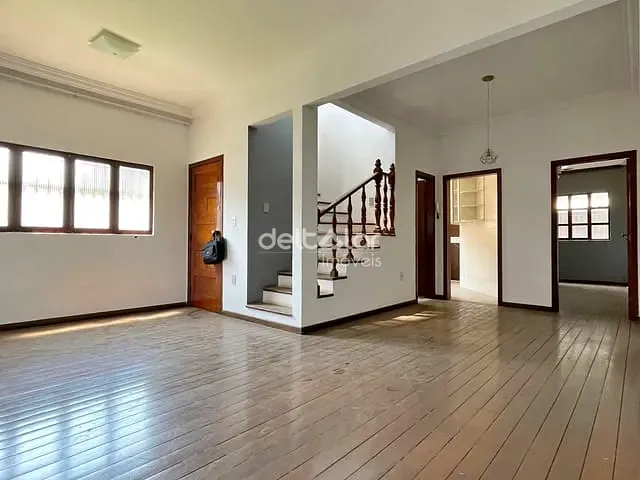 Casa com 180m² 3 quartos e 2 banheiros, à venda, no bairro Venda Nova em Belo Horizonte