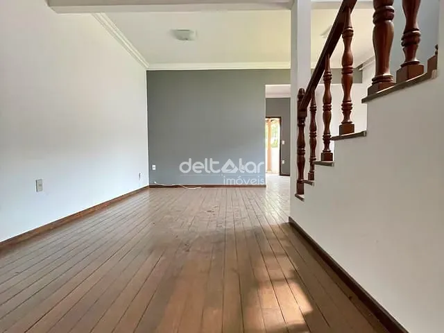 Casa com 180m² 3 quartos e 2 banheiros, à venda, no bairro Venda Nova em Belo Horizonte