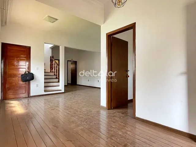 Casa com 180m² 3 quartos e 2 banheiros, à venda, no bairro Venda Nova em Belo Horizonte