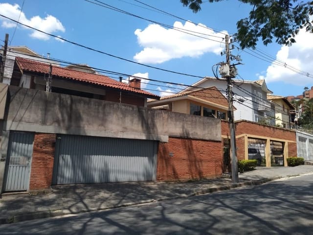 Casa com 323m² 5 quartos e 5 banheiros, à venda, no bairro Vila Sônia em São Paulo