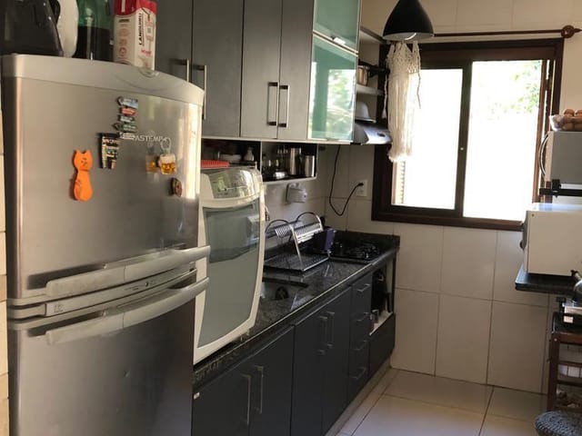 Casa com 300m² 2 quartos e 3 banheiros, à venda, no bairro Laranjal em Pelotas