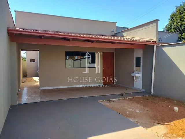 Casa com 200m² 3 quartos e 2 banheiros, à venda, no bairro Setor perolá do sul em Bela Vista de Goiás