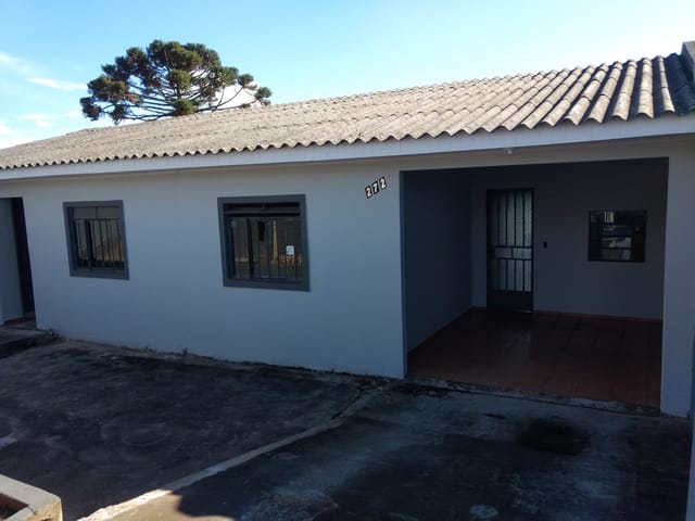 Casa à Venda, Vila Mocelin, 3 Quartos, Lavanderia Ampla e Vaga Coberta