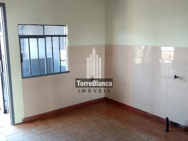 Casa 3 quartos e 1 banheiro, à venda, no bairro Colônia Dona Luiza em Ponta Grossa