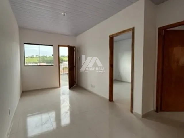 Casa 2 quartos e 1 banheiro, à venda, no bairro Cará-Cará em Ponta Grossa