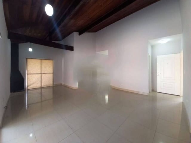 Casa com 600m² 3 quartos e 3 banheiros, à venda, no bairro Jardim Ana Estela em Carapicuíba
