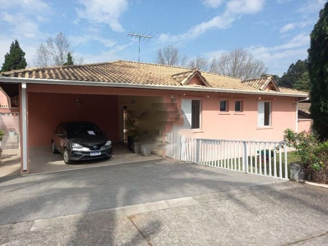 Casa com 600m² 3 quartos e 3 banheiros, à venda, no bairro Jardim Ana Estela em Carapicuíba