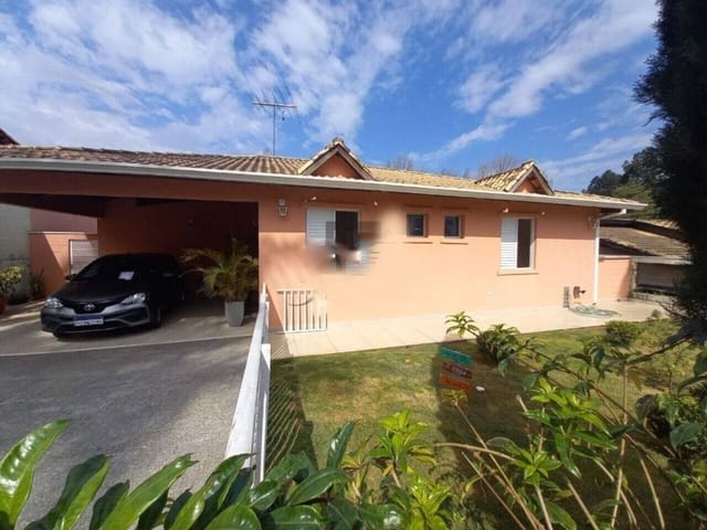Casa com 600m² 3 quartos e 3 banheiros, à venda, no bairro Jardim Ana Estela em Carapicuíba