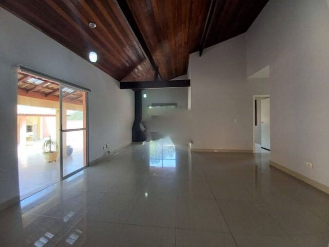 Casa com 600m² 3 quartos e 3 banheiros, à venda, no bairro Jardim Ana Estela em Carapicuíba