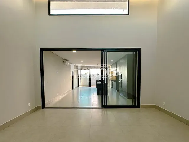 Casa com 330m² 3 quartos e 5 banheiros, à venda, no bairro Parque Brasil 500 em Paulínia