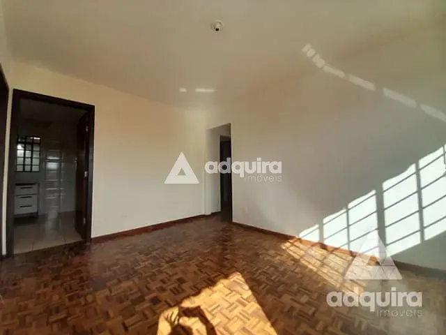 Casa 3 quartos e 2 banheiros, à venda, no bairro Colônia Dona Luíza em Ponta Grossa