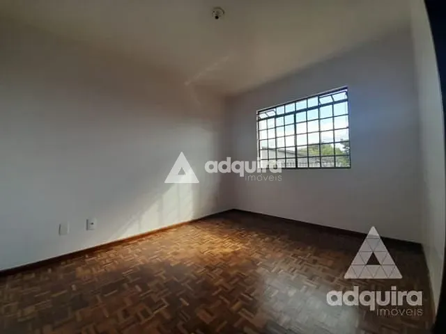 Casa 3 quartos e 2 banheiros, à venda, no bairro Colônia Dona Luíza em Ponta Grossa