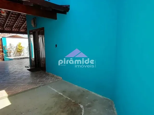 Casa com 250m² 3 quartos e 2 banheiros, à venda, no bairro Martim de Sá em Caraguatatuba