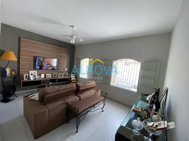 Casa com 250m² 3 quartos e 3 banheiros, à venda, no bairro Jardim Satélite em São José dos Campos