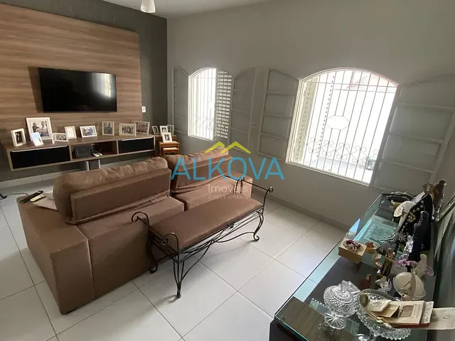 Casa com 250m² 3 quartos e 3 banheiros, à venda, no bairro Jardim Satélite em São José dos Campos