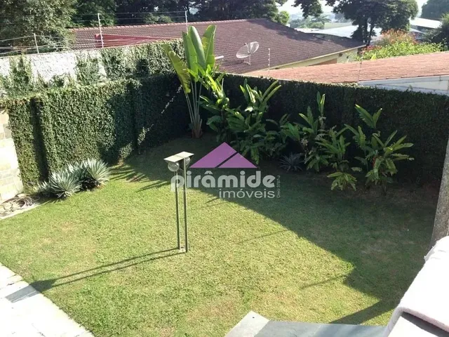 Casa com 600m² 3 quartos e 5 banheiros, à venda, no bairro Jardim América em Jacareí