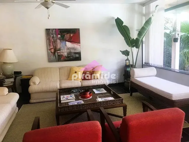Casa com 600m² 3 quartos e 5 banheiros, à venda, no bairro Jardim América em Jacareí
