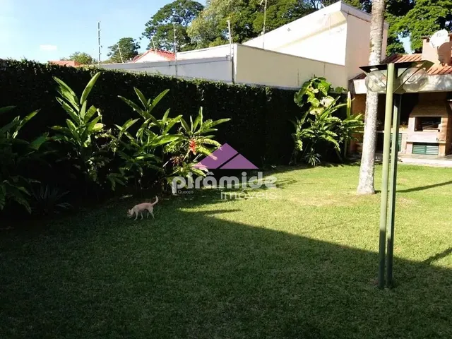 Casa com 600m² 3 quartos e 5 banheiros, à venda, no bairro Jardim América em Jacareí