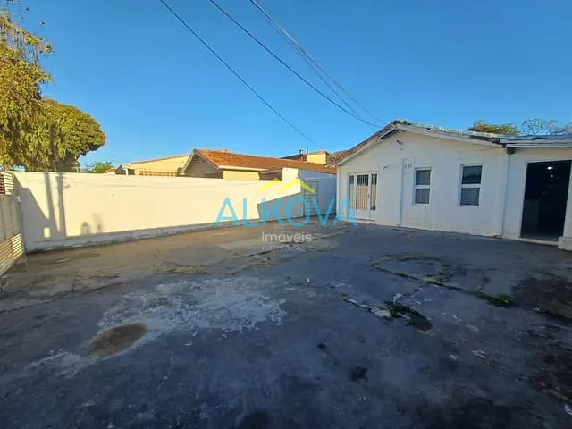 Casa com 330m² 2 quartos e 1 banheiro, à venda, no bairro Jardim Satélite em São José dos Campos