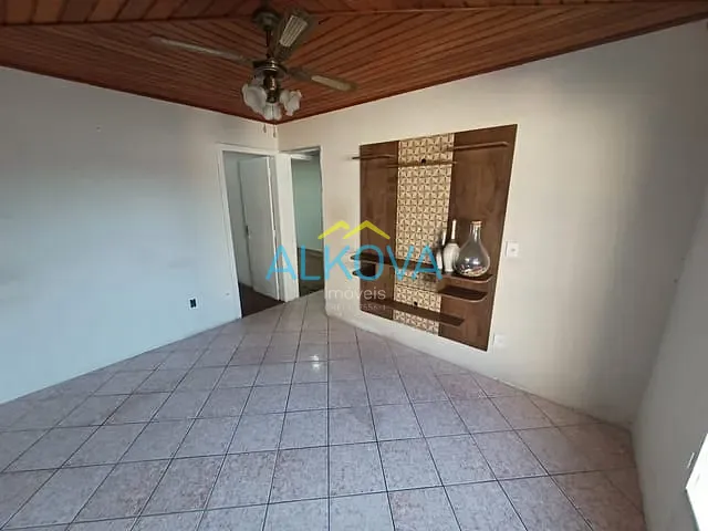 Casa com 330m² 2 quartos e 1 banheiro, à venda, no bairro Jardim Satélite em São José dos Campos