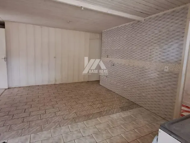 Casa 2 quartos e 1 banheiro, para alugar, no bairro Uvaranas em Ponta Grossa