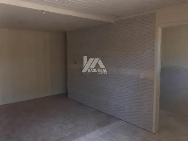 Casa 2 quartos e 1 banheiro, para alugar, no bairro Uvaranas em Ponta Grossa