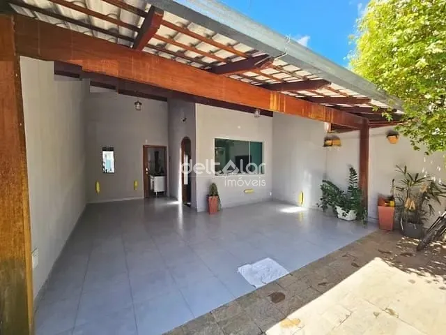 Casa com 180m² 3 quartos e 2 banheiros, à venda, no bairro Planalto em Belo Horizonte